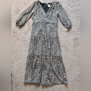 Elegant Black and White Patterned Dress